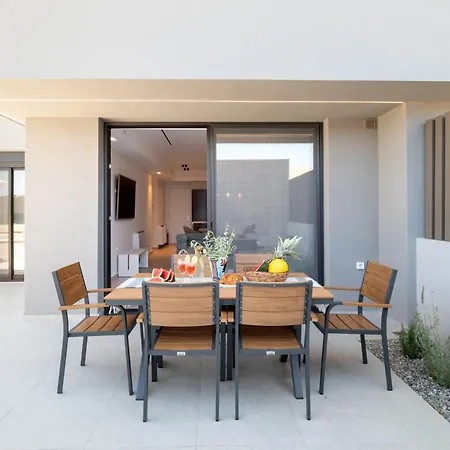Apartment House Of Hermes With Heated Pool And Sea View